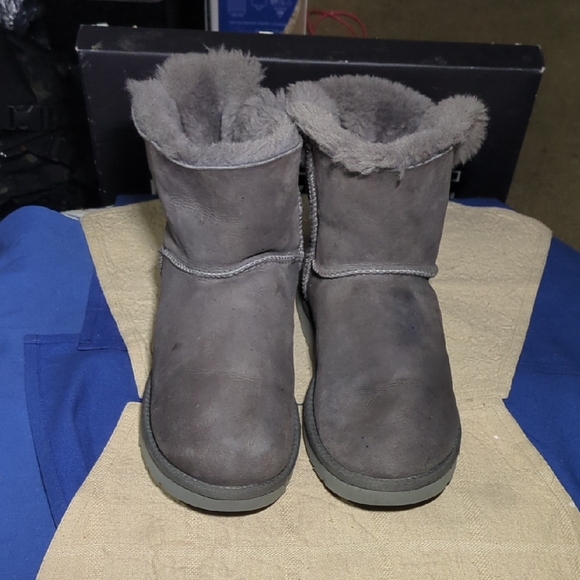 UGG Gray Women's Mini Bailey Bow II Winter Boots with Bow NOW ONLY $35 WOW - Picture 2 of 8